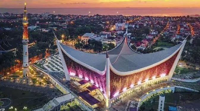 Padang Dinobatkan sebagai Destinasi Wisata dengan Pertumbuhan Tercepat di Kalangan Wisatawan Mancanegara
