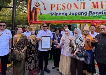 Andre Rosiade dan IKM Catatkan Rendang Minangkabau di Rekor MURI Dunia di Jepang